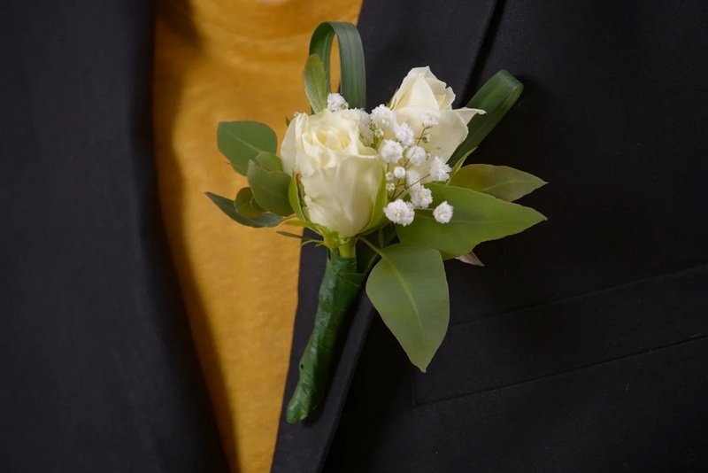 How To Make A Flower Lapel Pin?