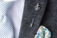 //iororwxhmqprli5p.ldycdn.com/cloud/ljBppKpmlmSRiliikonjjp/Does-Lapel-Pin-Go-in-Buttonhole.jpg