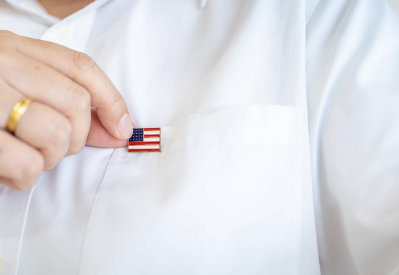 How To Wear A Lapel Pin on A Polo Shirt 1