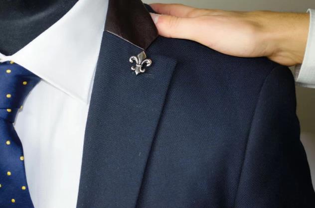 Put A Lapel Pin on A Suit 1