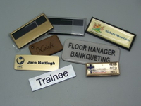//iororwxhmqprli5p.ldycdn.com/cloud/llBppKpmlmSRilrrlnnojp/Corporate-Name-Badges.jpg