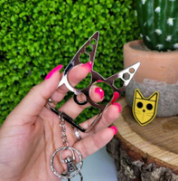 //iororwxhmqprli5p.ldycdn.com/cloud/llBppKpmlmSRrlnlonpkjm/Use-a-Self-Defence-Cat-Keyring-Safely.jpg