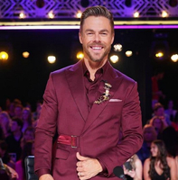 //iororwxhmqprli5p.ldycdn.com/cloud/llBppKpmlmSRrlpkpknljm/The-Lapel-Pin-That-Derek-Hough-Wears.jpg