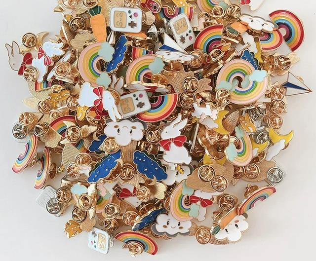 Choose a Unique Pin for Your Outfit