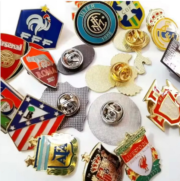 Why Are Businesses Choosing Bespoke Metal Badges for Branding?