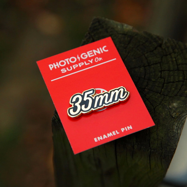 how big is a 35mm enamel pin_1
