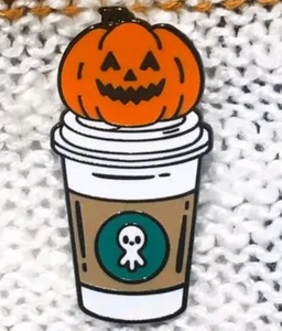 Cute Lovely Pumpkin Enamel Pins Hard Enamel Black Nickle Coffee Skull Metal Pins No MOQ 