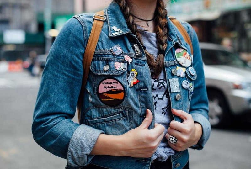 How to Choose a Unique Pin for Your Outfit?