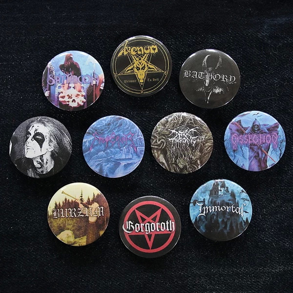 How to Choose High-Quality Black Metal Badges?