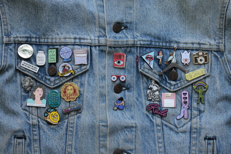 how are enamel pin badges made_4