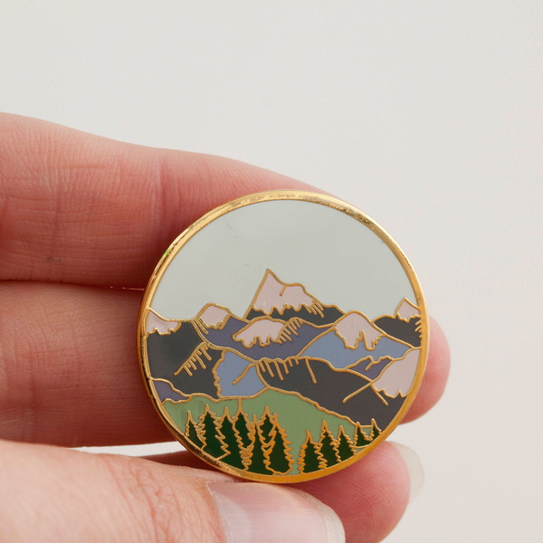 what are enamel pins_3