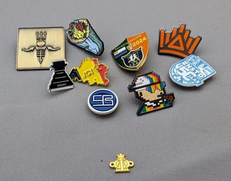 How To Design Your Own Pins_3
