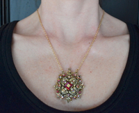 //iororwxhmqprli5p.ldycdn.com/cloud/lrBppKpmlmSRilrlimqnjm/How-To-Turn-A-Lapel-Pin-into-A-Necklace.jpg