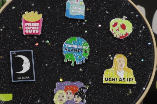 Do Graphic Designers Make Pins 2